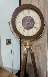 ساعت چوبی ایستاده