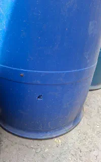 بشکه هابراثر ضربه یه سوراخ کوچک دارن