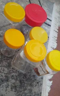 ظرف نگهدارنده و دبه