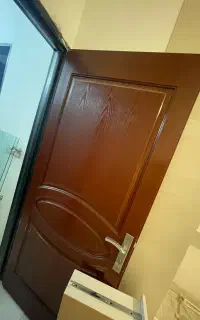 در قهوه ای