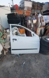 درب جلو تیبا سمت شاگرد