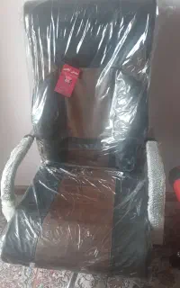 میز اداری و صندلی گردان