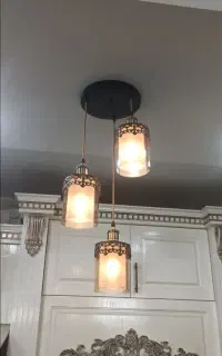 لوستر سه شاخه بهمراه لامپ ودوعدد حباب درحدنو