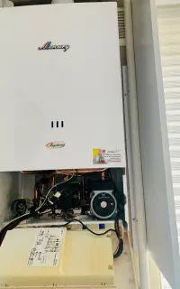 تعمیرات تخصصی آبگرمکن و پکیج های ایرانی و خارجی