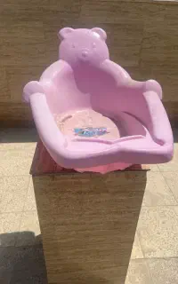 وان حموم با توالت فرنگی کودک