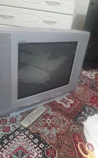 تلویزیون LG طوسی رنگ ۲۱اینج با کنترل سالم تمیز