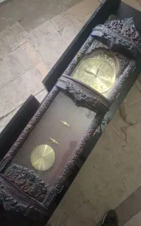 ساعت دیواری در حد نو