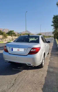 دنا پلاس مدل۹۶ سانروف دار