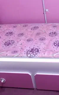 تخت و ویترین و کمد لباس و میز کامپیوتر