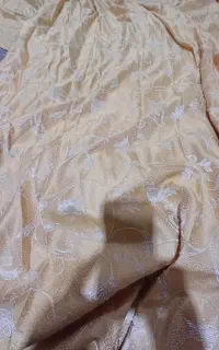 پرده در حد نو وتمیز