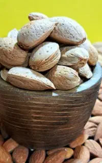 بادام تلخ