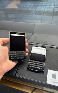 BlackBerry Porsche Design 9983