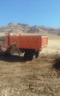 کود حیوانی سوخته درجه یک با بنز تک کمپرسی