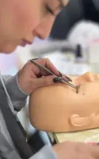 یادگیری اکستشن مژه با ۵۰ درصد تخفیف