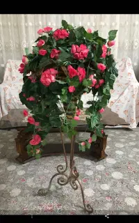 گل و پایه گلدان