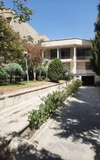 ۹۳۰ متر مستغلات