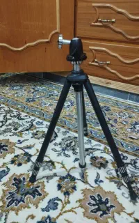 سه پایه پروژکتور