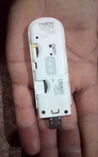 یک عدد مودم جیبی 5G ZTE