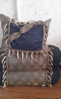 بالشت لری
