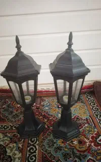 دو عدد چراغ سر در حیاط