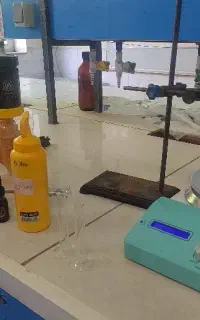 آموزش شیمی و ریاضی و مشاوره