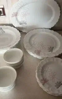 آرکوپال ۲۵پارچه درحد نو