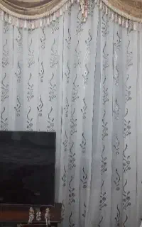 پرده با کتیبه و والن