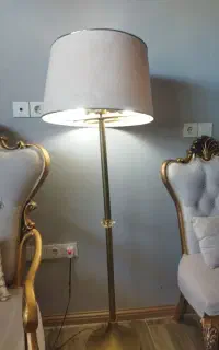 اباژورایستاده