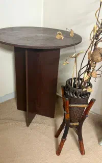 میز و گلدان