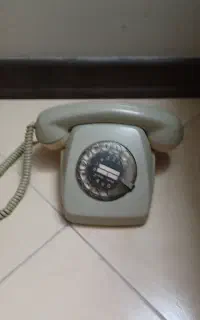 تلفن قدیمی