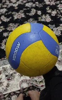 توپ والیبال