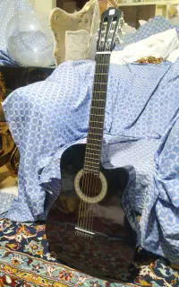گیتارکامل ساختِ دست(چوبی محشروصدایی شفاف)باطرح خاص