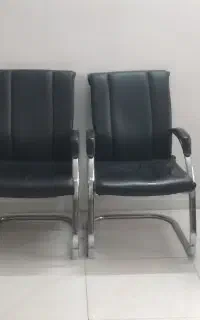 صندلی انتظار چرم