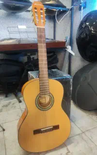 گیتار خارجی دست ساز