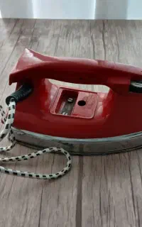 اتو گرم قدیمی