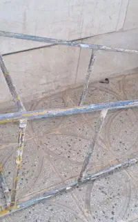 چهار پایه آهنی ۱۲۰ بلندی