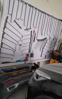 به یک همکار صافکار ماهر و نقاش ماهر نیاز داریم