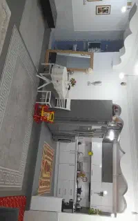خانه طبقه بالا با پارکینگ ماشین
