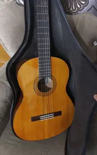 گیتار یاماها c40 سالم و نو