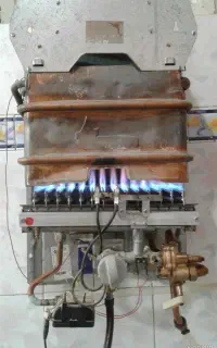 تعمیر و سرویس آبگرمکن و پکیج برقی و گازی