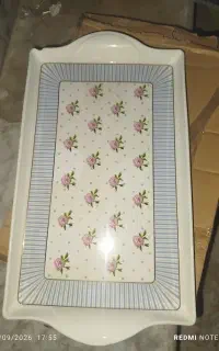 بستنی خوری و جا شکلاتی