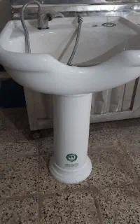 سرشور سالنی همراه با شیرآلات و صندلی اصلاح