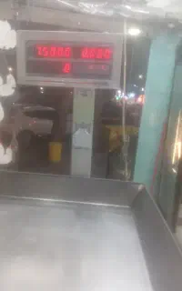 فروشنده خانم