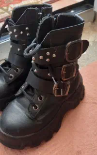 کفش بچگانه