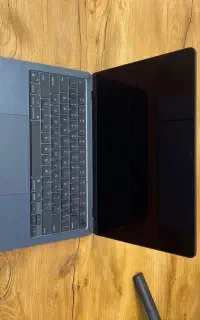 مک‌بوک در حد صفر فقط ۱۹بار شارژ شده