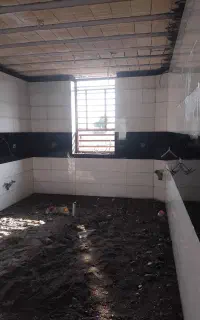 کاشی و سرامیک بصورت چسبی و دوغابی