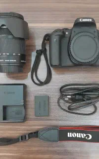 دوربین Canon EOS 750D + لنز 18-135 بسیار تمیز