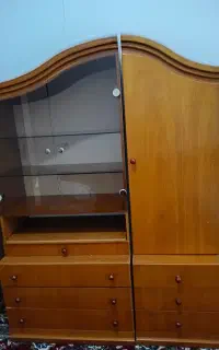 کمد لباس و ویترین کاملا سالم