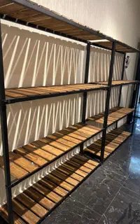 قفسه،  رگال مزونی و فروشگاهی، کتابخانه