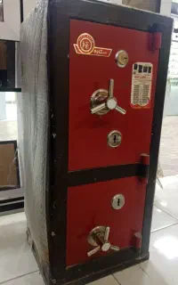 گاوصندوق نگین کاوه اصل